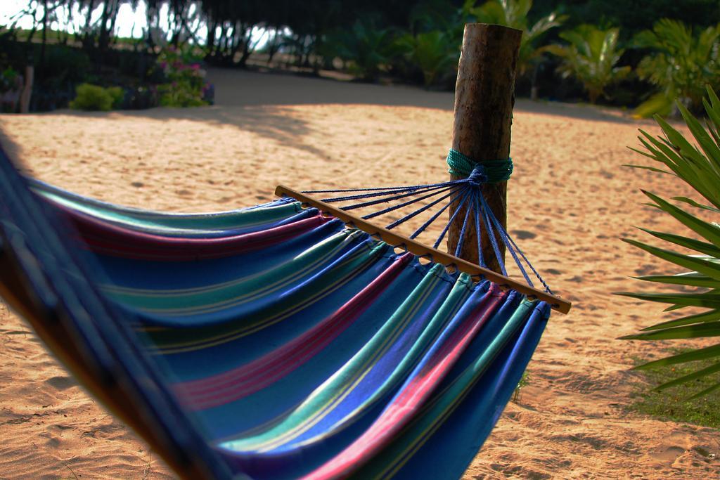 Khomba Beach House Alankuda Buitenkant foto