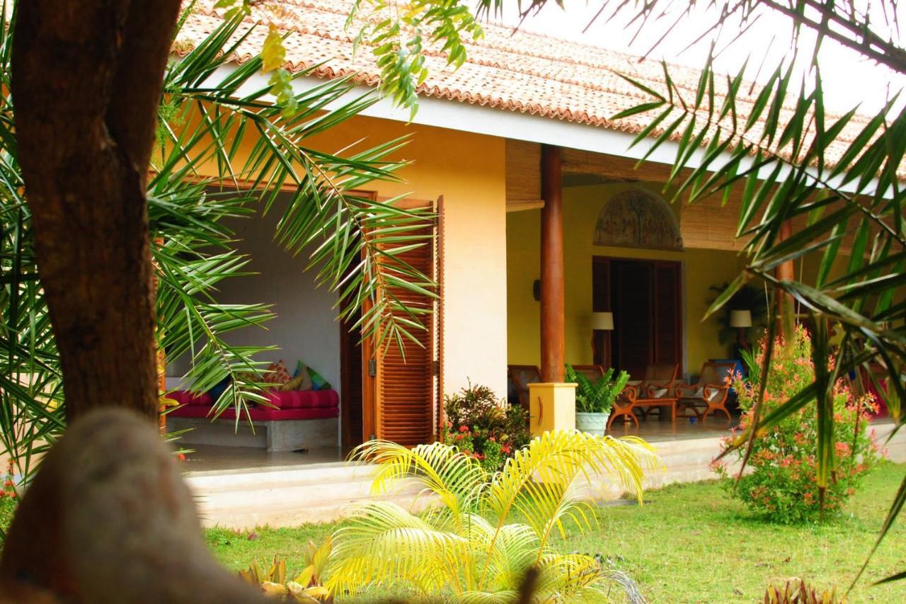 Khomba Beach House Alankuda Buitenkant foto