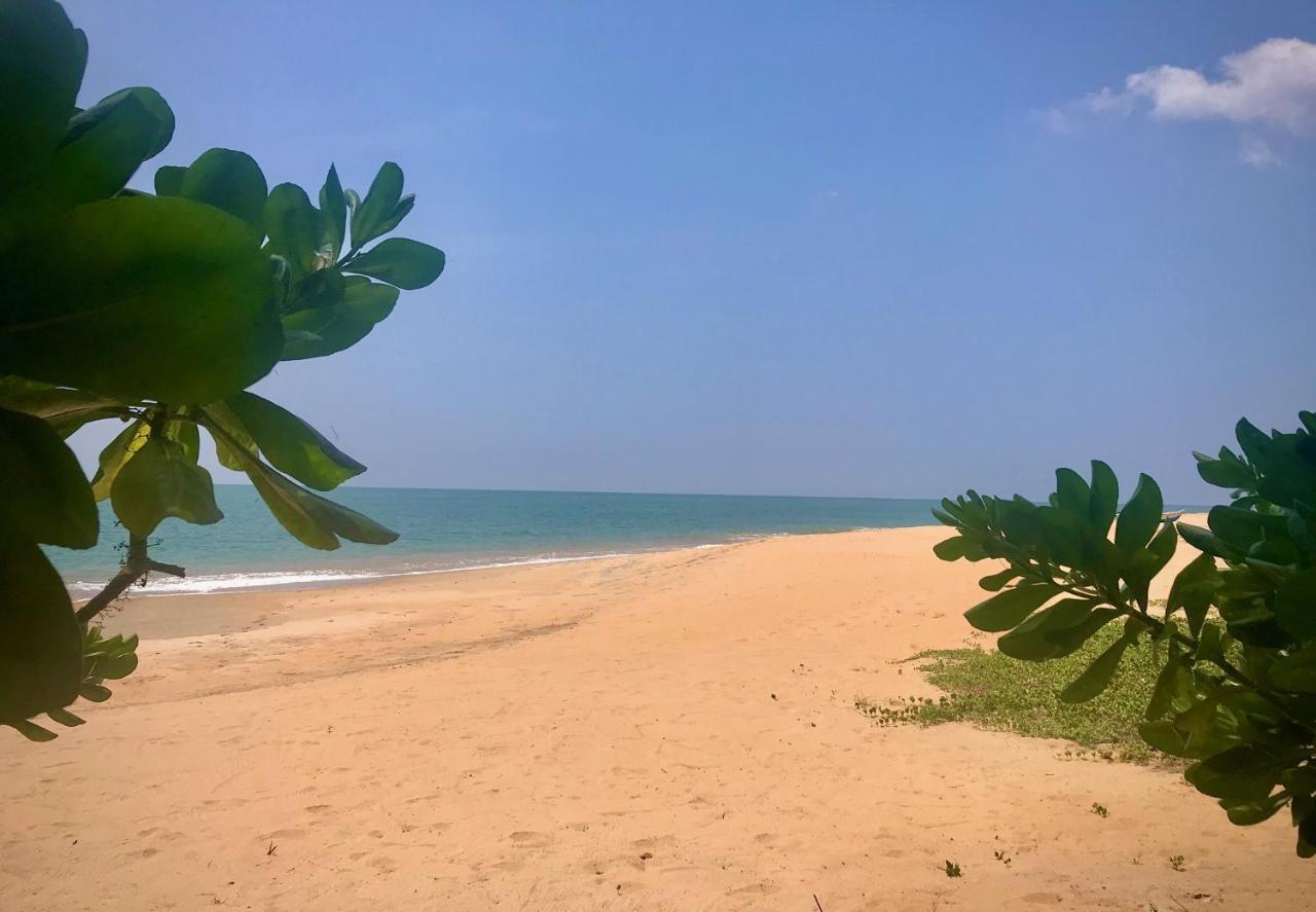 Khomba Beach House Alankuda Buitenkant foto
