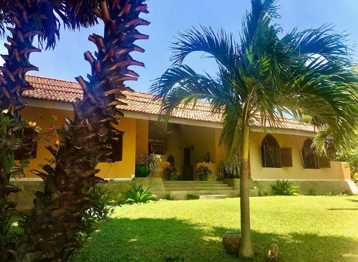Khomba Beach House Alankuda Buitenkant foto