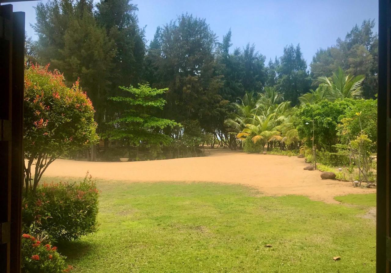 Khomba Beach House Alankuda Buitenkant foto