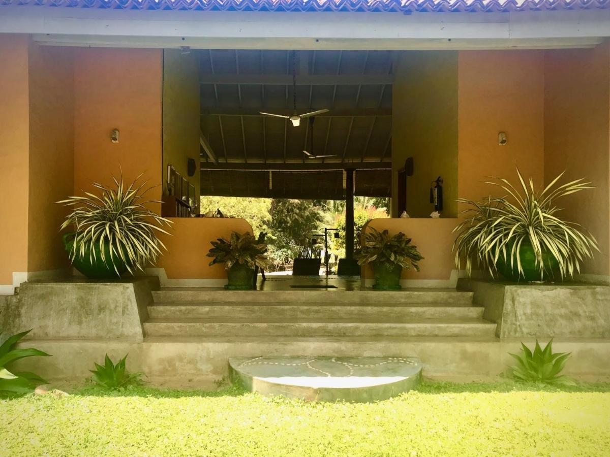 Khomba Beach House Alankuda Buitenkant foto